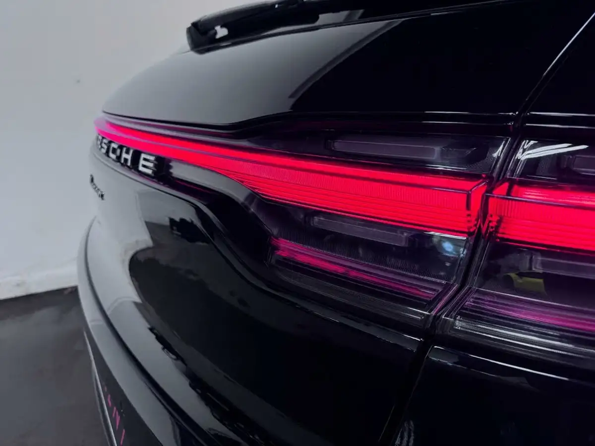 2019-porsche-macan-20-big-18