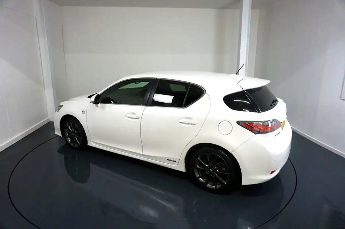 2012-lexus-ct-200h-18-f-sport-big-4