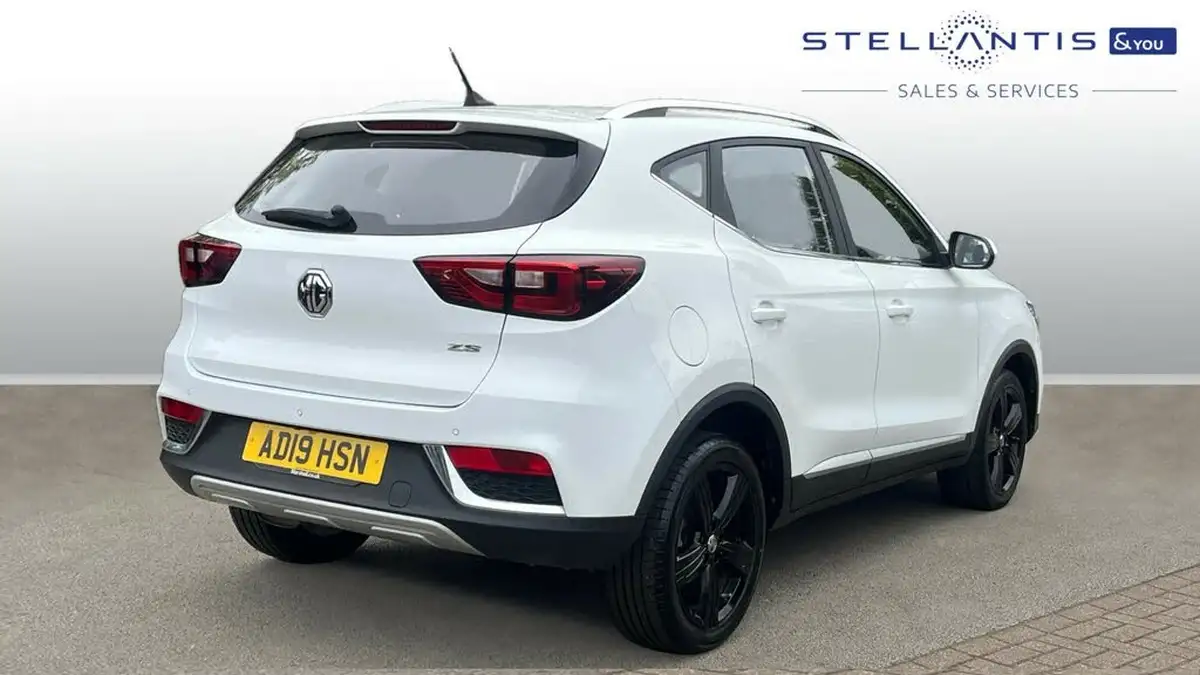 2019-mg-zs-suv-15-vti-tech-exclusive-105bhp-big-2