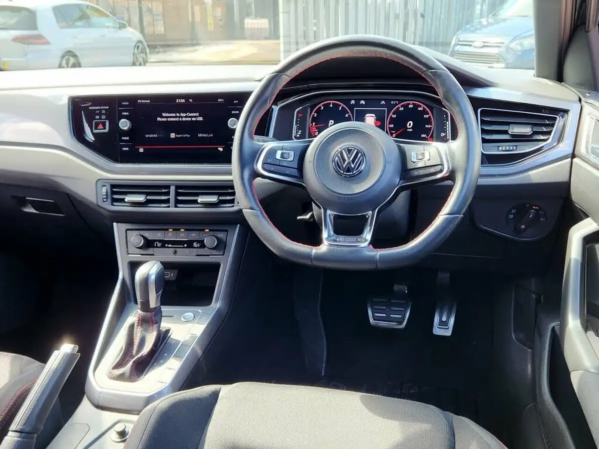 2019-volkswagen-polo-20-tsi-gti-big-8
