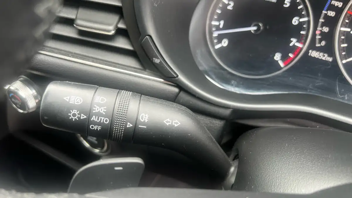 2022-mazda-mazda3-20-sport-lux-186ps-hatchback-5d-auto-big-26