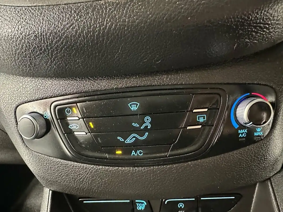 2022-ford-transit-courier-10t-limited-ecoboost-big-10