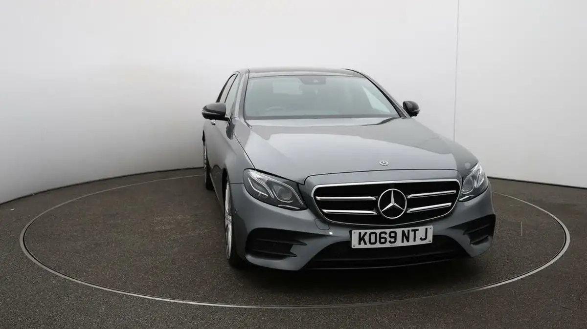 2020-mercedes-benz-e-class-20d-e300d-amg-line-edition-premium-plus-saloon-4d-big-42