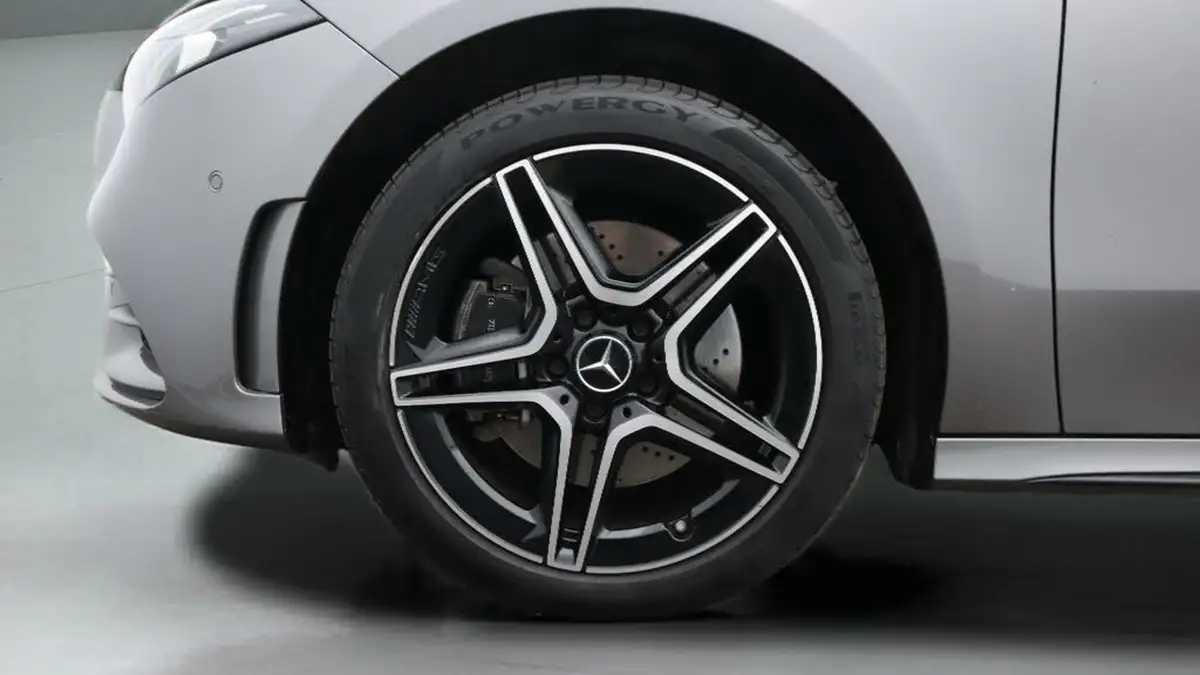 2021-mercedes-benz-a-class-20-a250-amg-line-executive-edition-saloon-4d-big-18