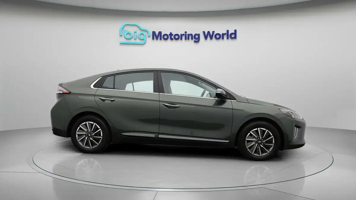 2022-hyundai-ioniq-e-premium-electric-big-7