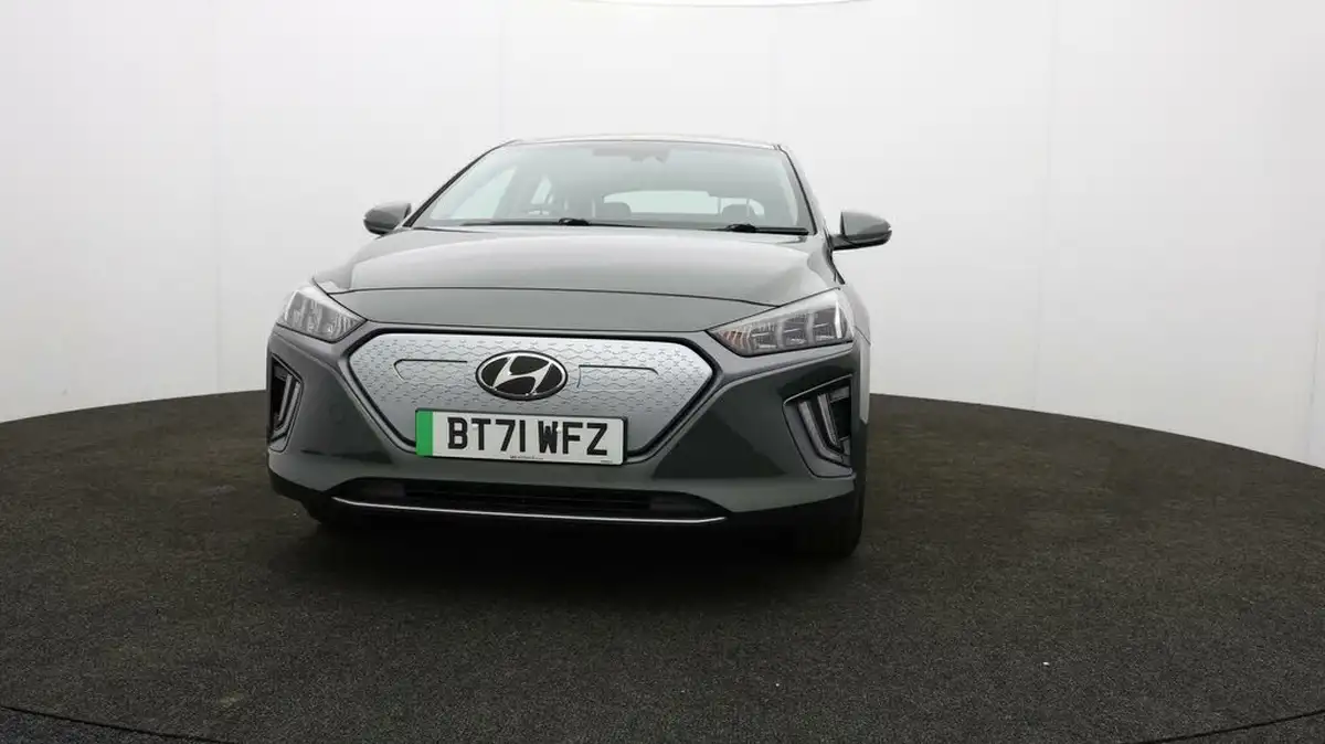 2022-hyundai-ioniq-e-premium-electric-big-55