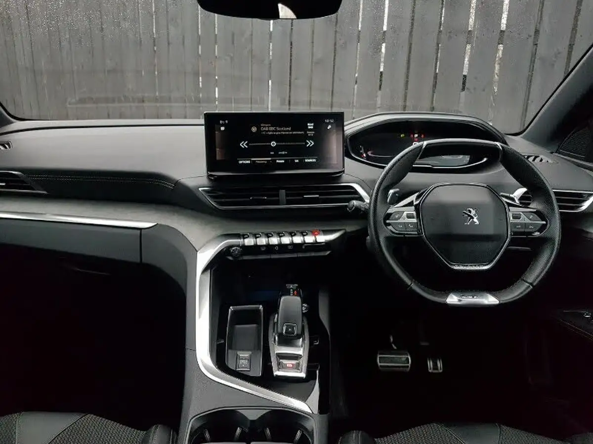 2022-peugeot-3008-suv-12-puretech-gt-eat8-big-2
