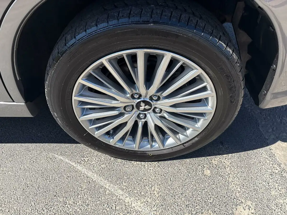2020-mitsubishi-outlander-24-reflex-plus-commercial-big-41