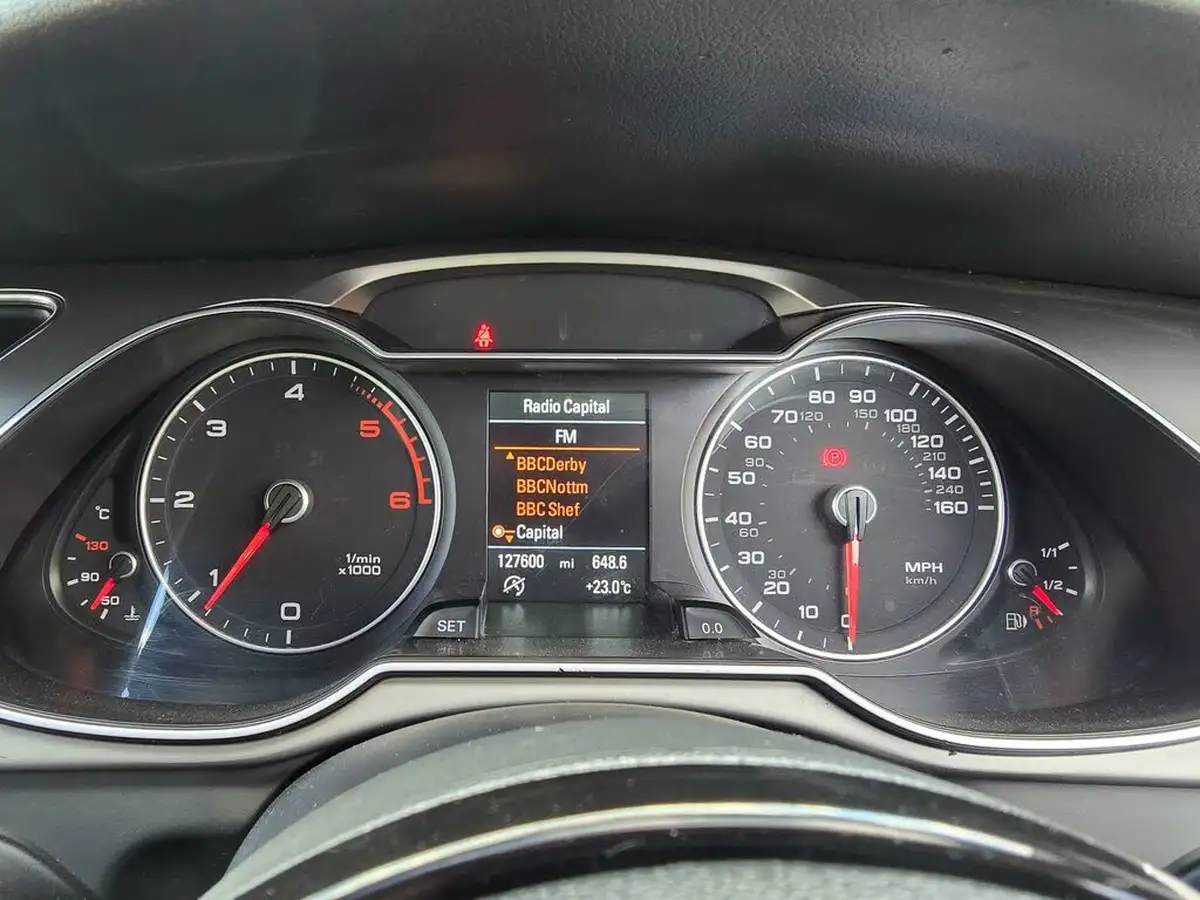 2012-audi-a4-20td-quattro-s-line-177ps-big-25