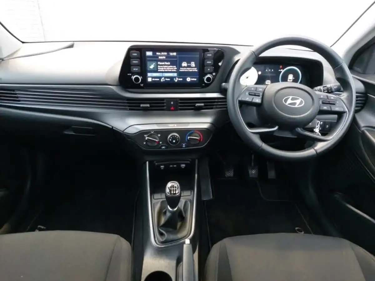 2024-hyundai-i20-10-t-gdi-advance-big-2
