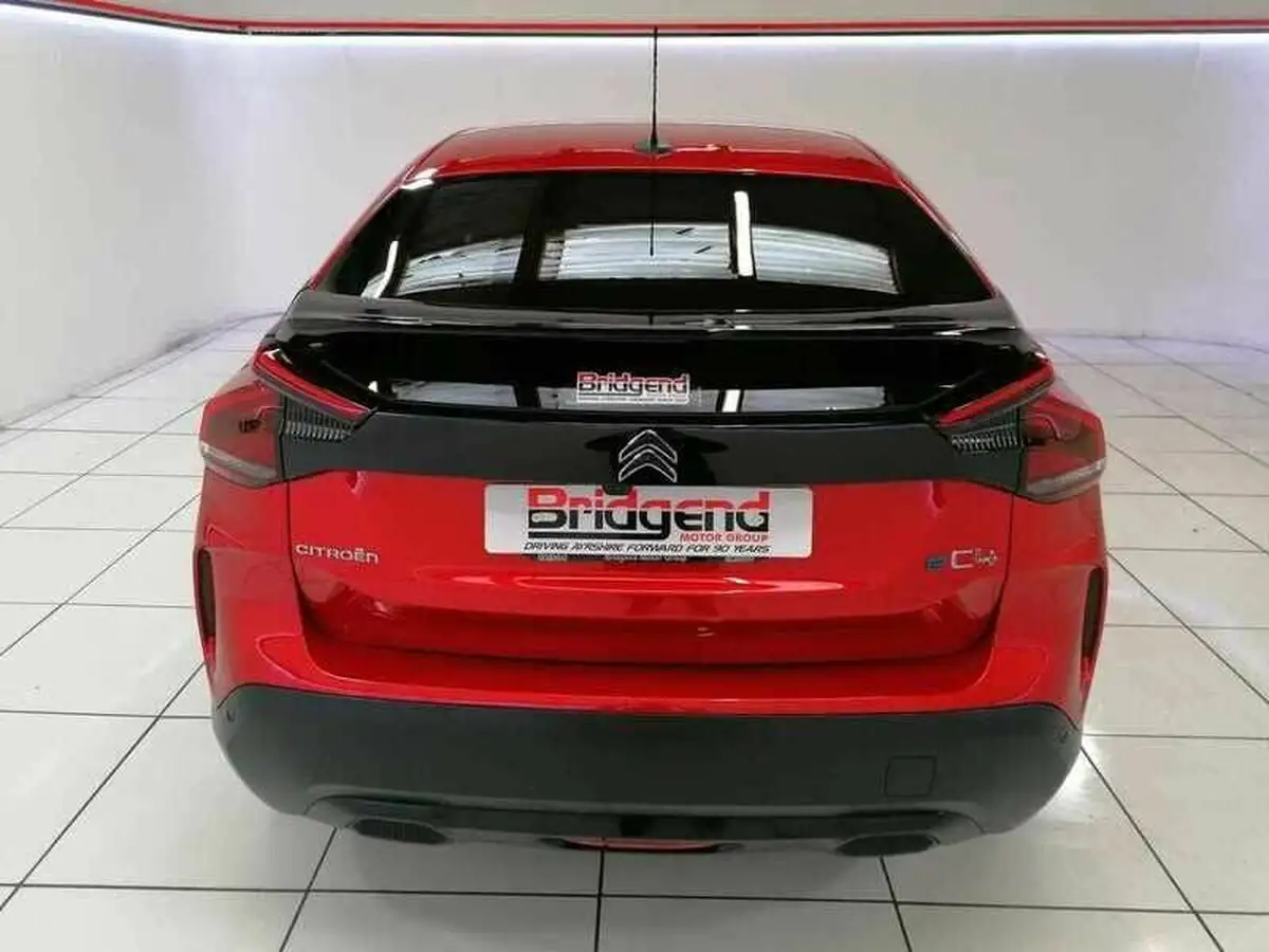 2022-citroen-c4-e-shine-big-4
