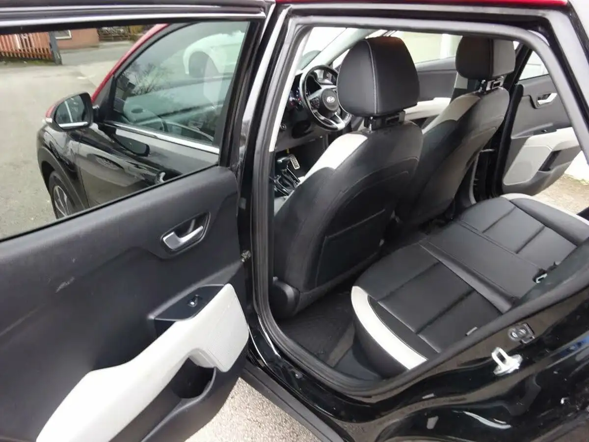 2020-kia-stonic-10-t-gdi-4-dct-big-16