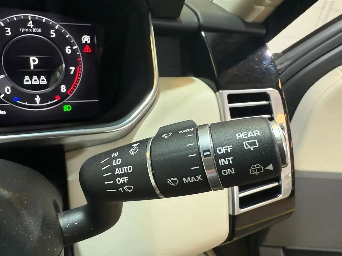 2020-land-rover-range-rover-30-p400-vogue-se-big-35