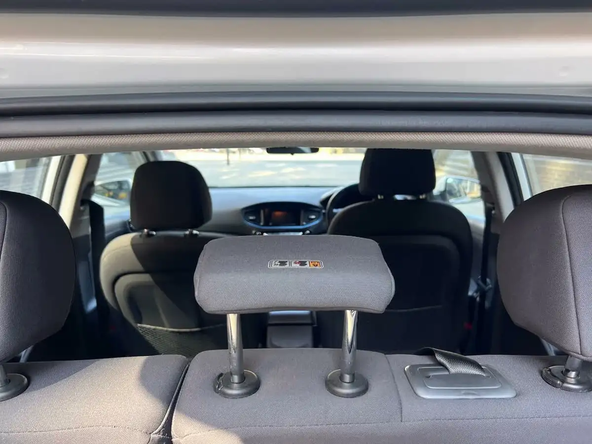 2017-hyundai-ioniq-16-gdi-se-hybrid-big-38