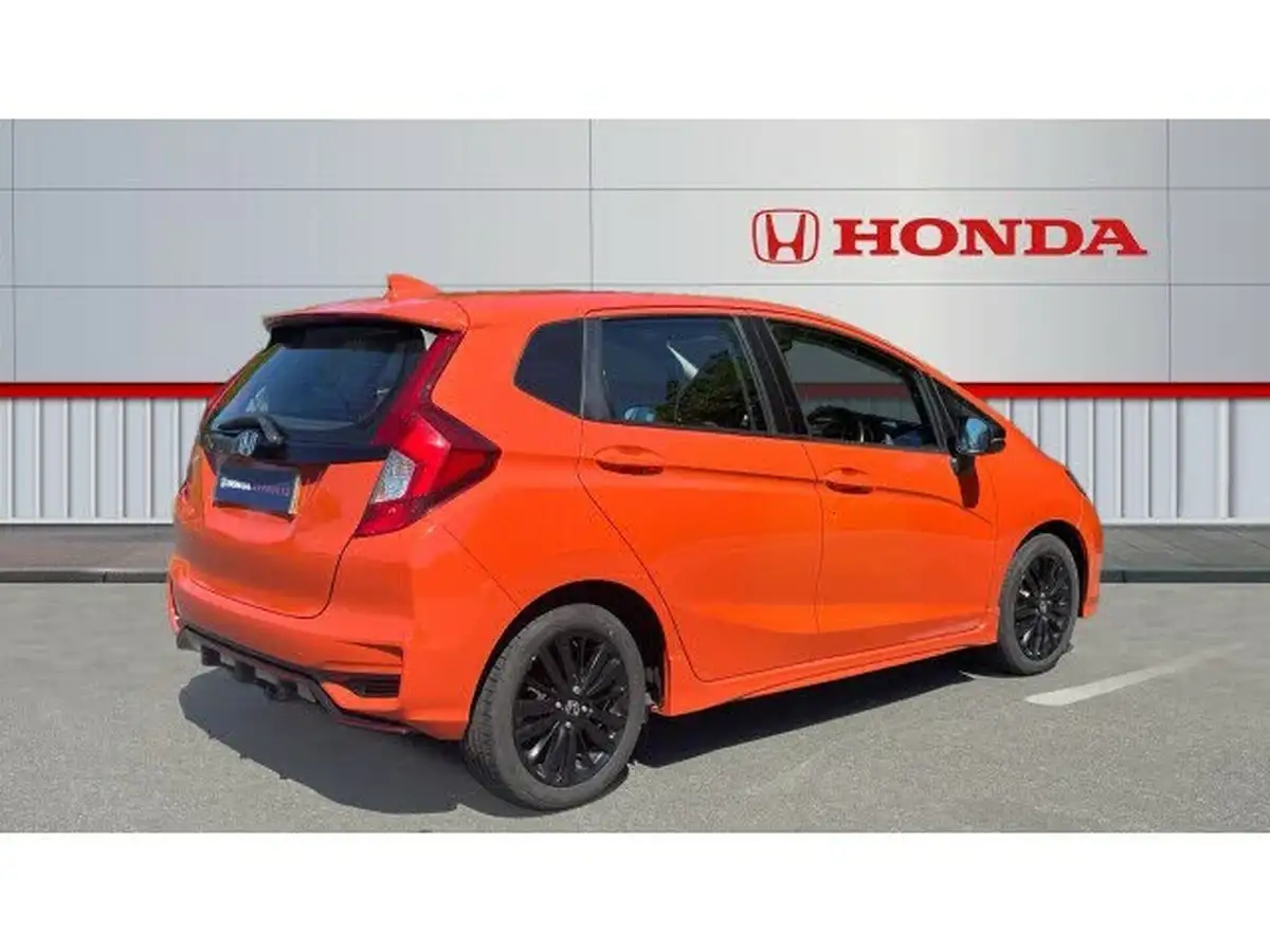 2018-honda-jazz-15-i-vtec-sport-navi-cvt-big-11
