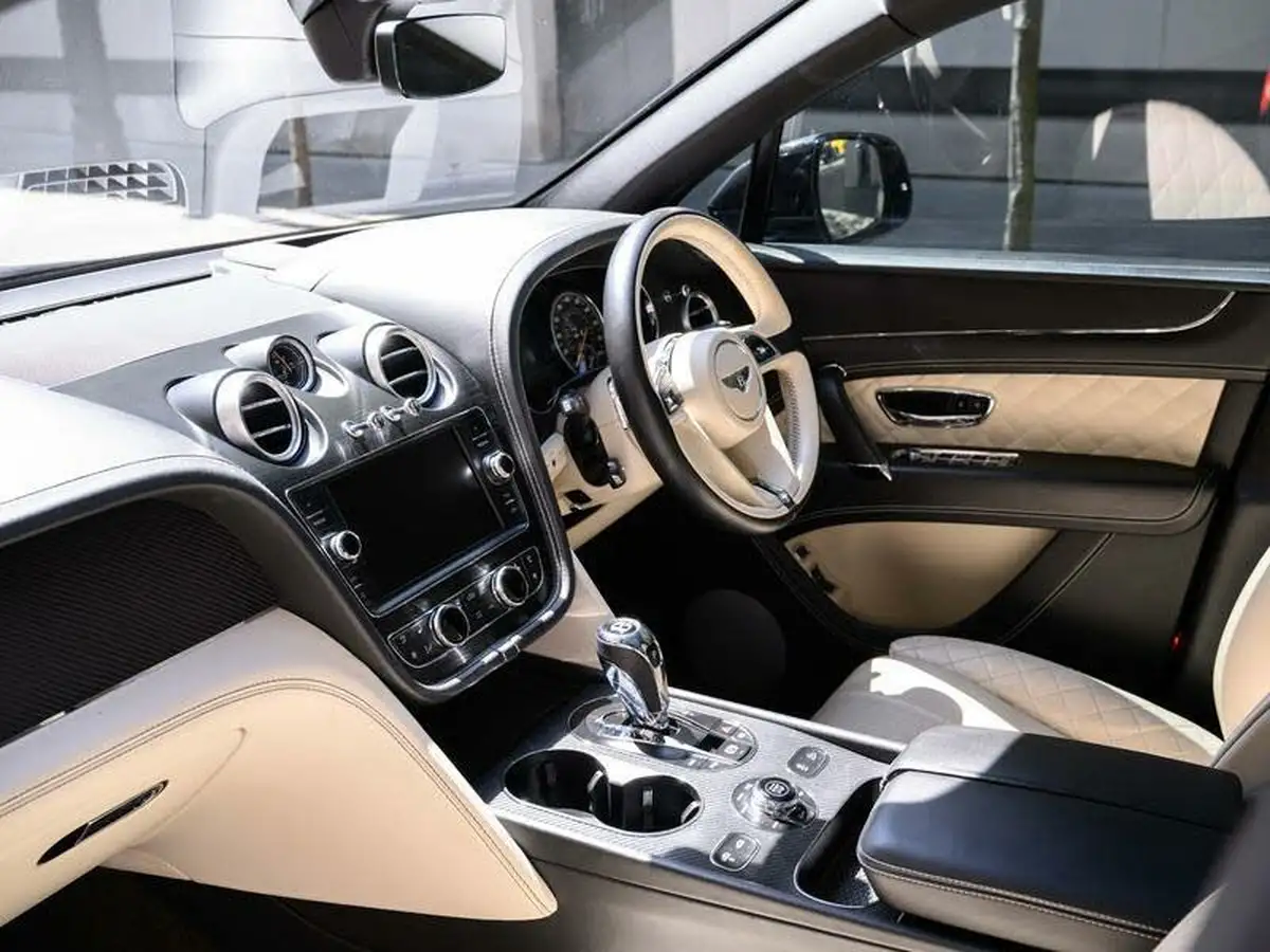 2016-bentley-bentayga-60-w12-big-8