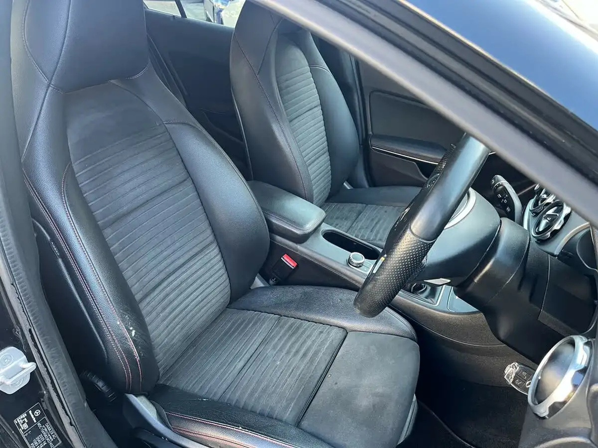 2017-mercedes-benz-gla-class-21d-gla-200d-amg-line-ss-big-10