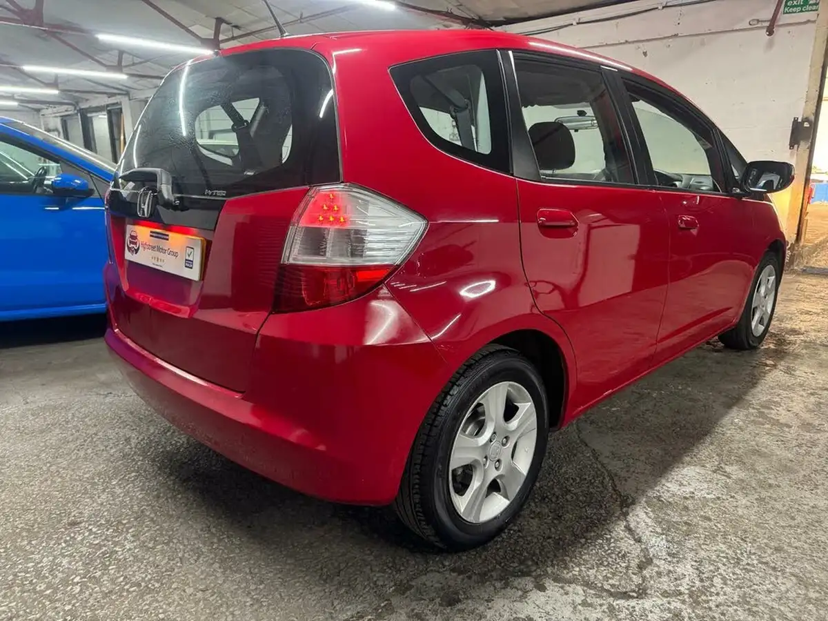 2010-honda-jazz-14-es-big-27