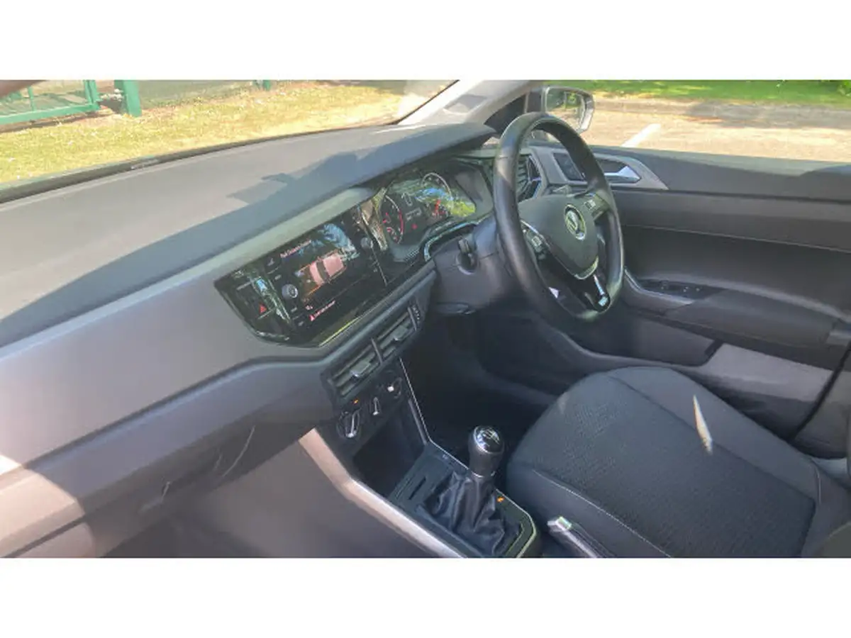 2021-volkswagen-polo-10-tsi-match-big-1