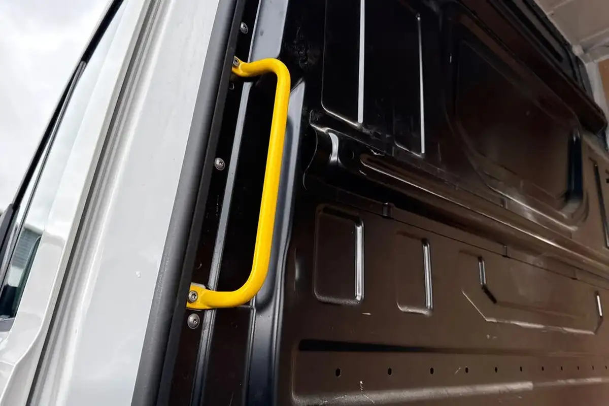 2024-volkswagen-crafter-big-28