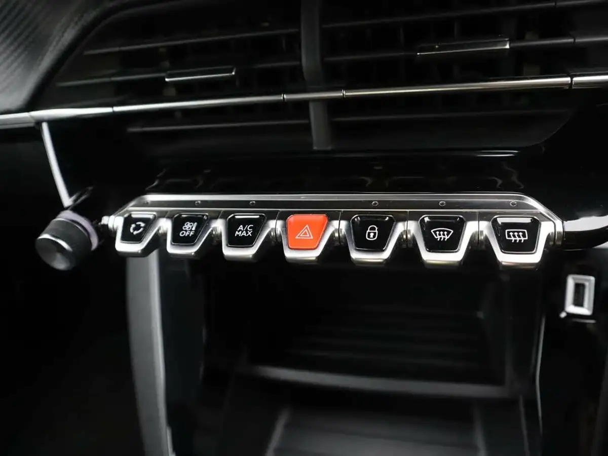2022-peugeot-208-12-puretech-active-premium-75bhp-big-28