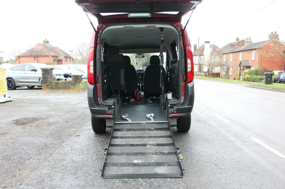 2017-fiat-doblo-14-pop-big-5