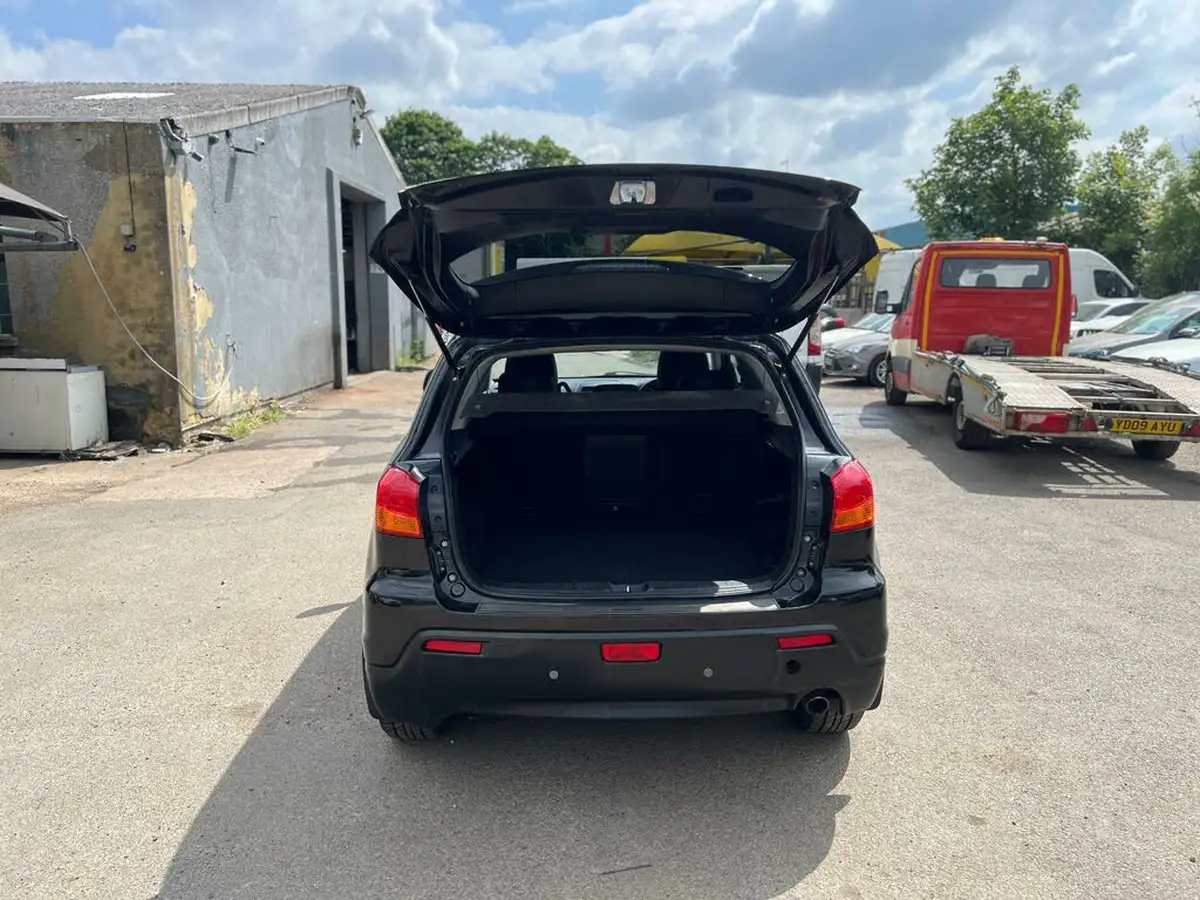 2011-mitsubishi-asx-16-4-big-16