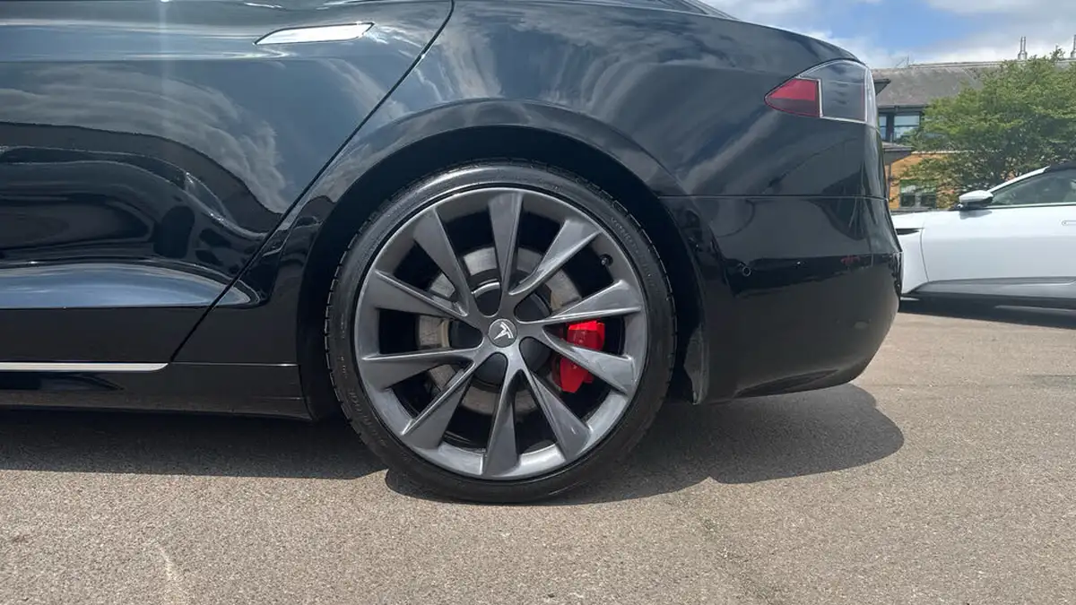 2020-tesla-model-s-e-ludicrous-performance-big-7
