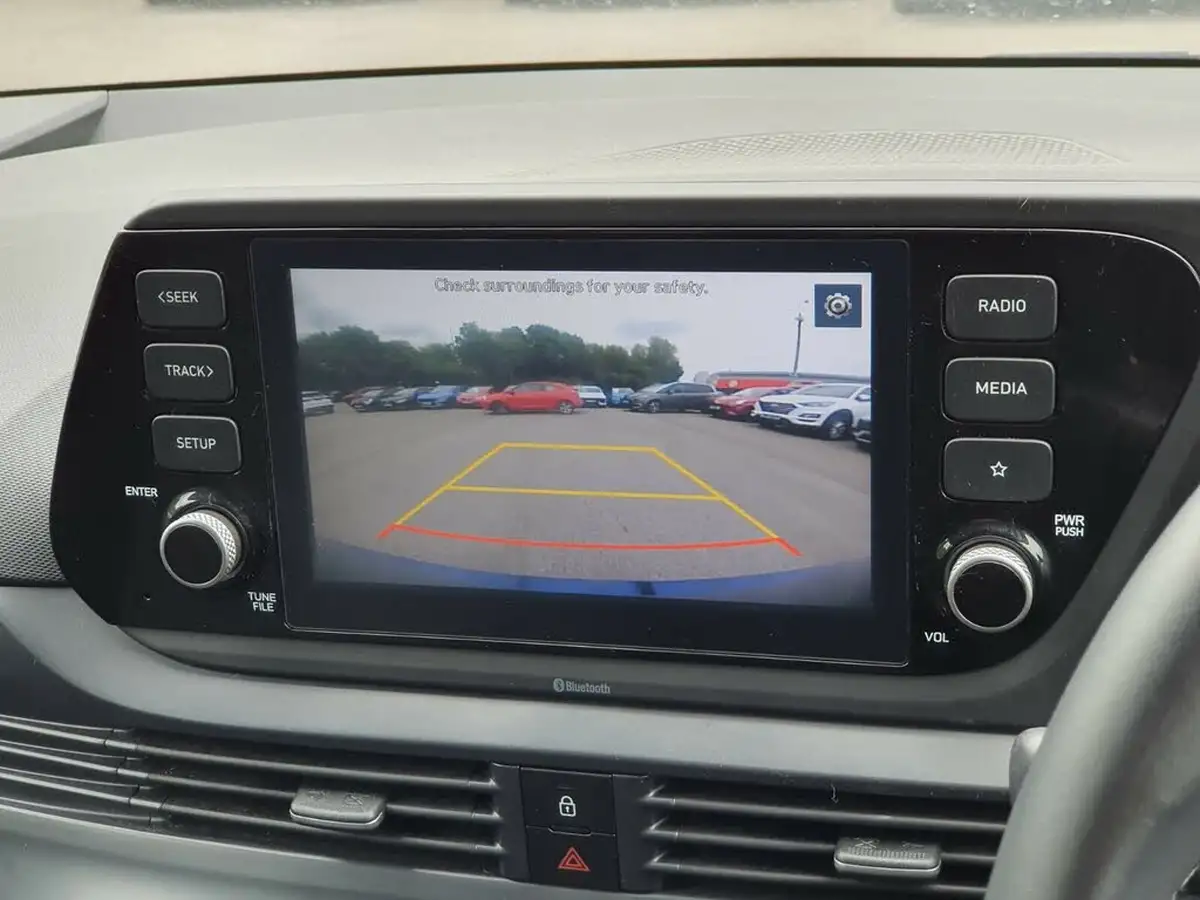 2022-hyundai-i20-10-t-gdi-se-connect-eclutch-imt-big-18