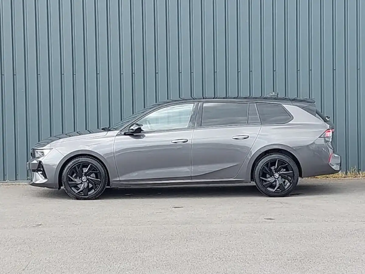 2023-vauxhall-astra-12-turbo-gs-sport-tourer-big-3