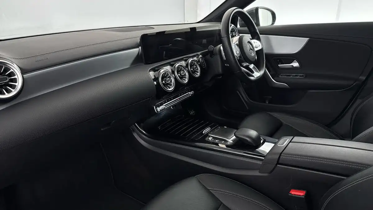 2022-mercedes-benz-cla-13-cla-180-amg-line-premium-plus-coupe-4d-big-8