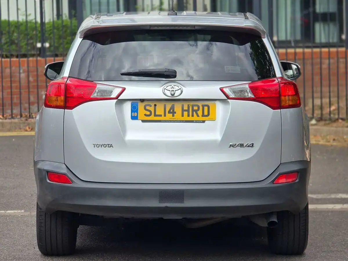 2014-toyota-rav4-20td-icon-20d-2wd-nav-big-48