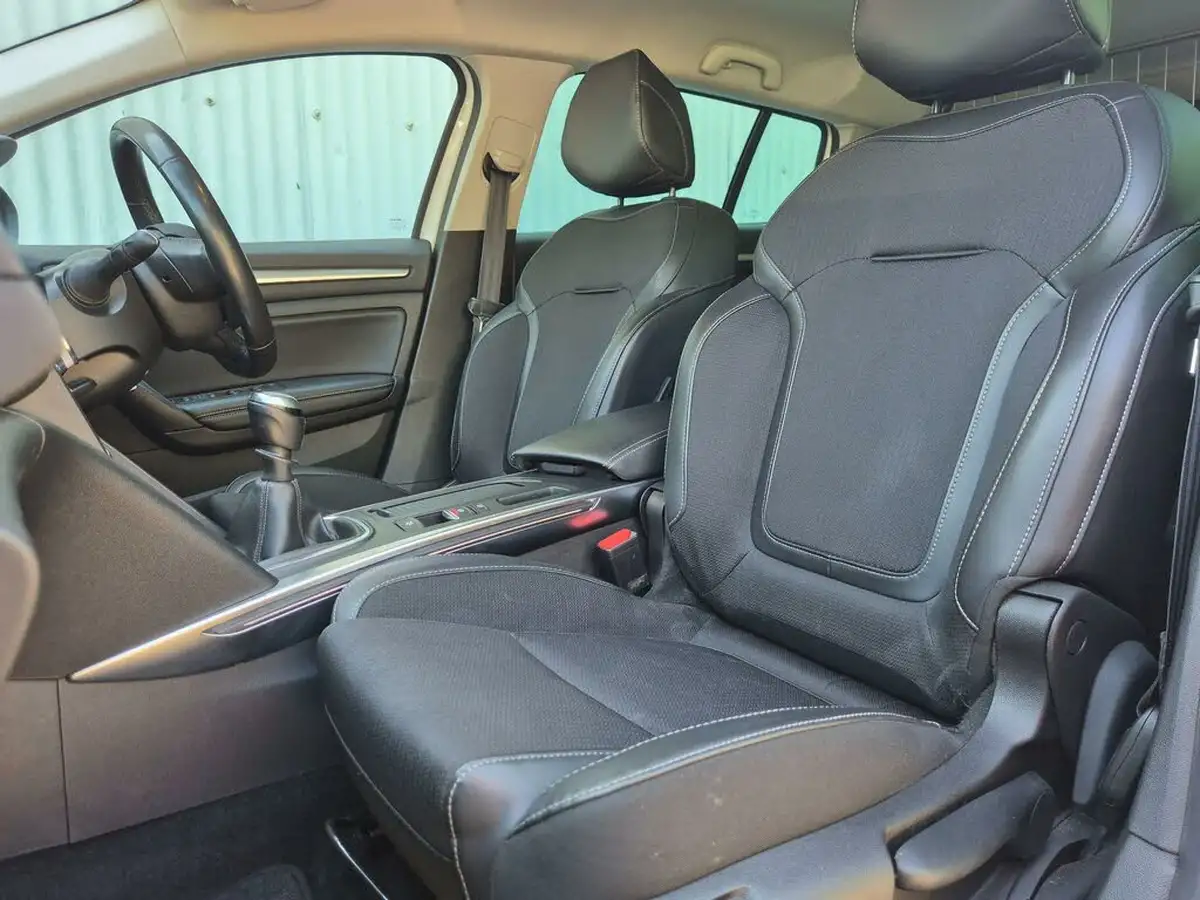 2021-renault-megane-15dci-iconic-sport-tourer-big-24