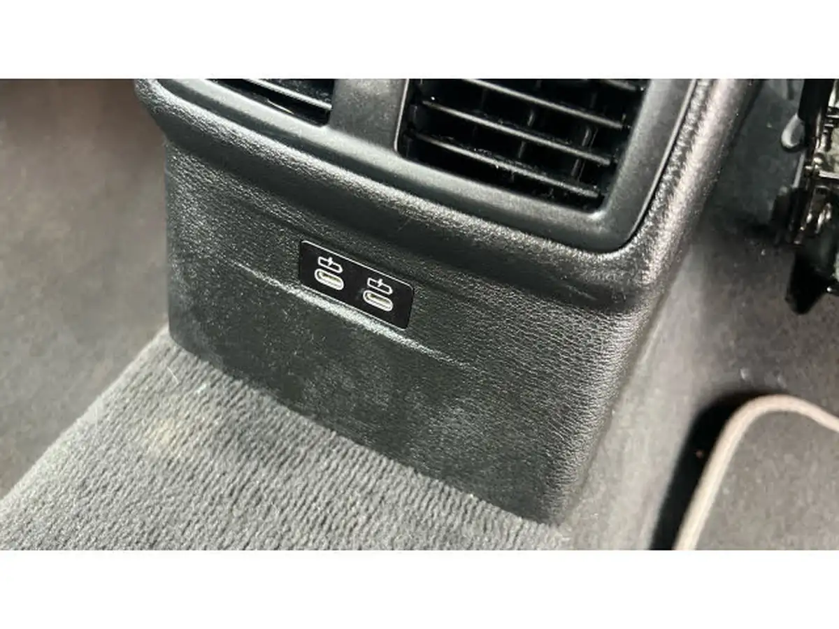 2021-bmw-x1-15-sdrive18i-xline-big-39