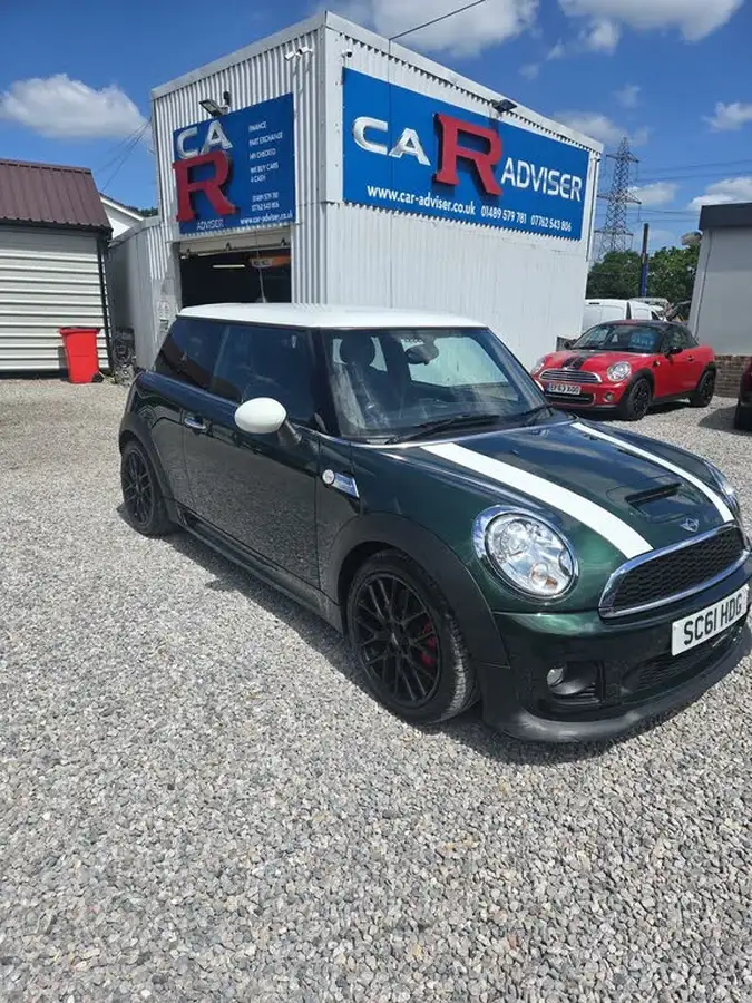 2012-mini-cooper-16-john-cooper-works-hatchback-3d-big-10