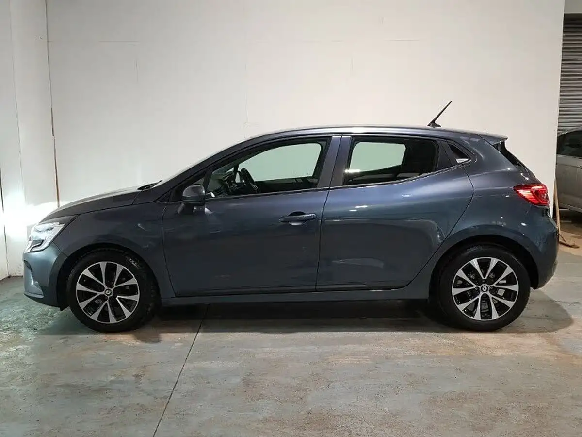2021-renault-clio-10-tce-iconic-edition-big-3