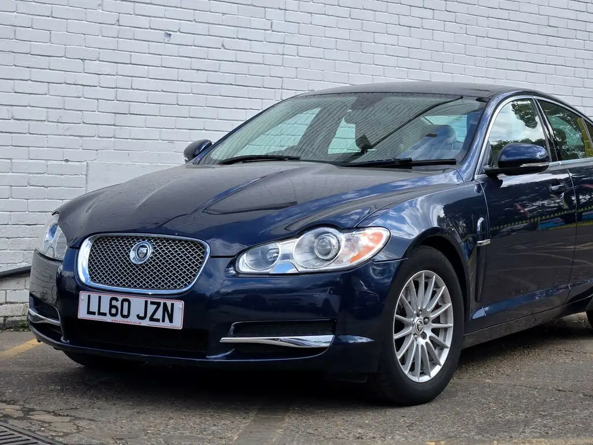 2010-jaguar-xf-30-luxury-big-16