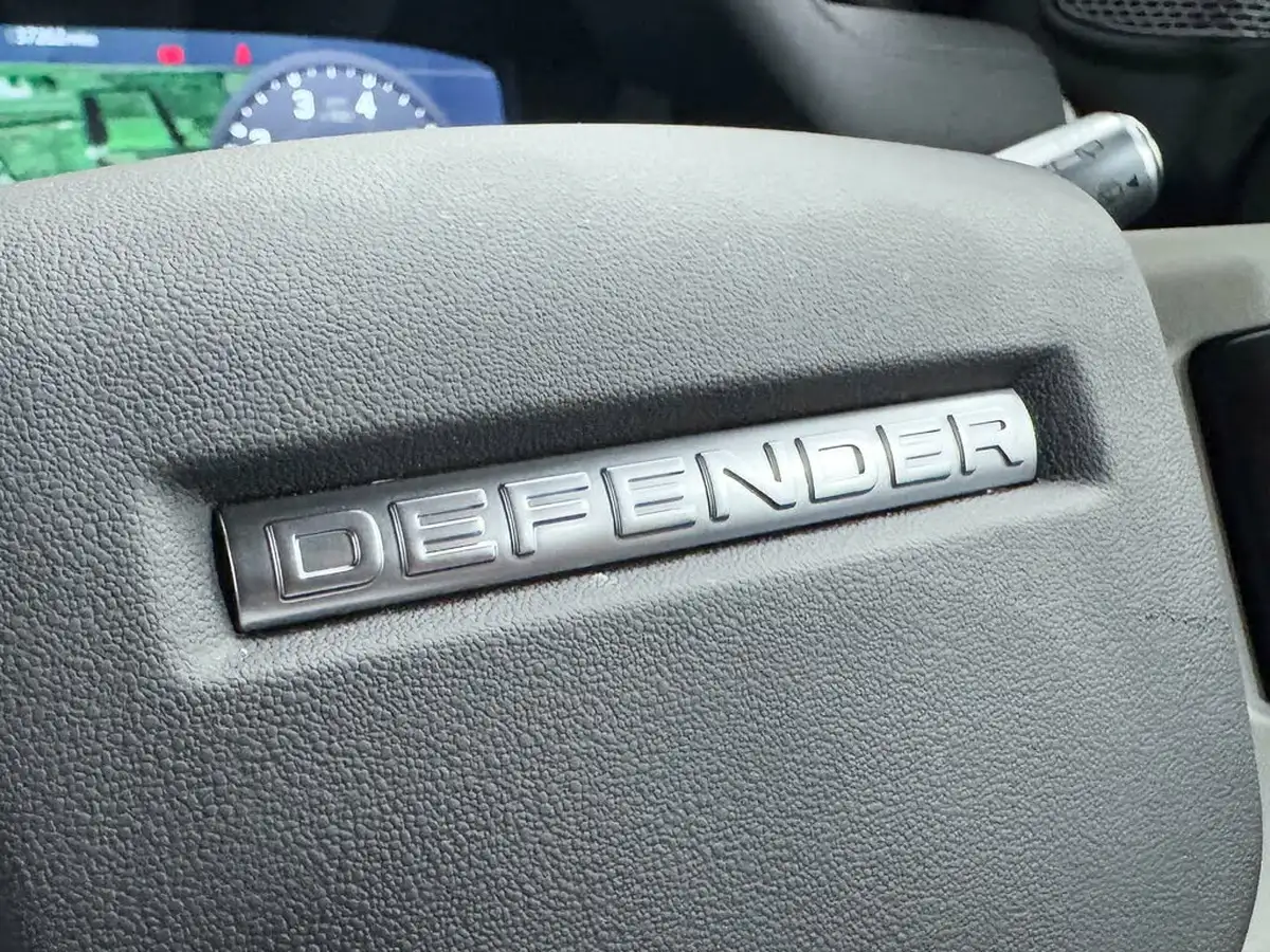 2021-land-rover-90-defender-20-p300-x-dynamic-se-big-46