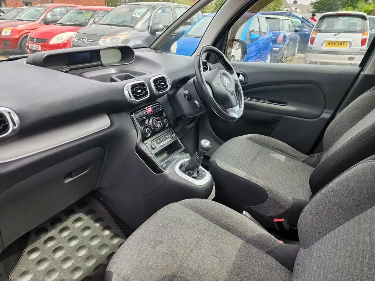 2017-citroen-c3-picasso-16bluehdi-platinum-big-15