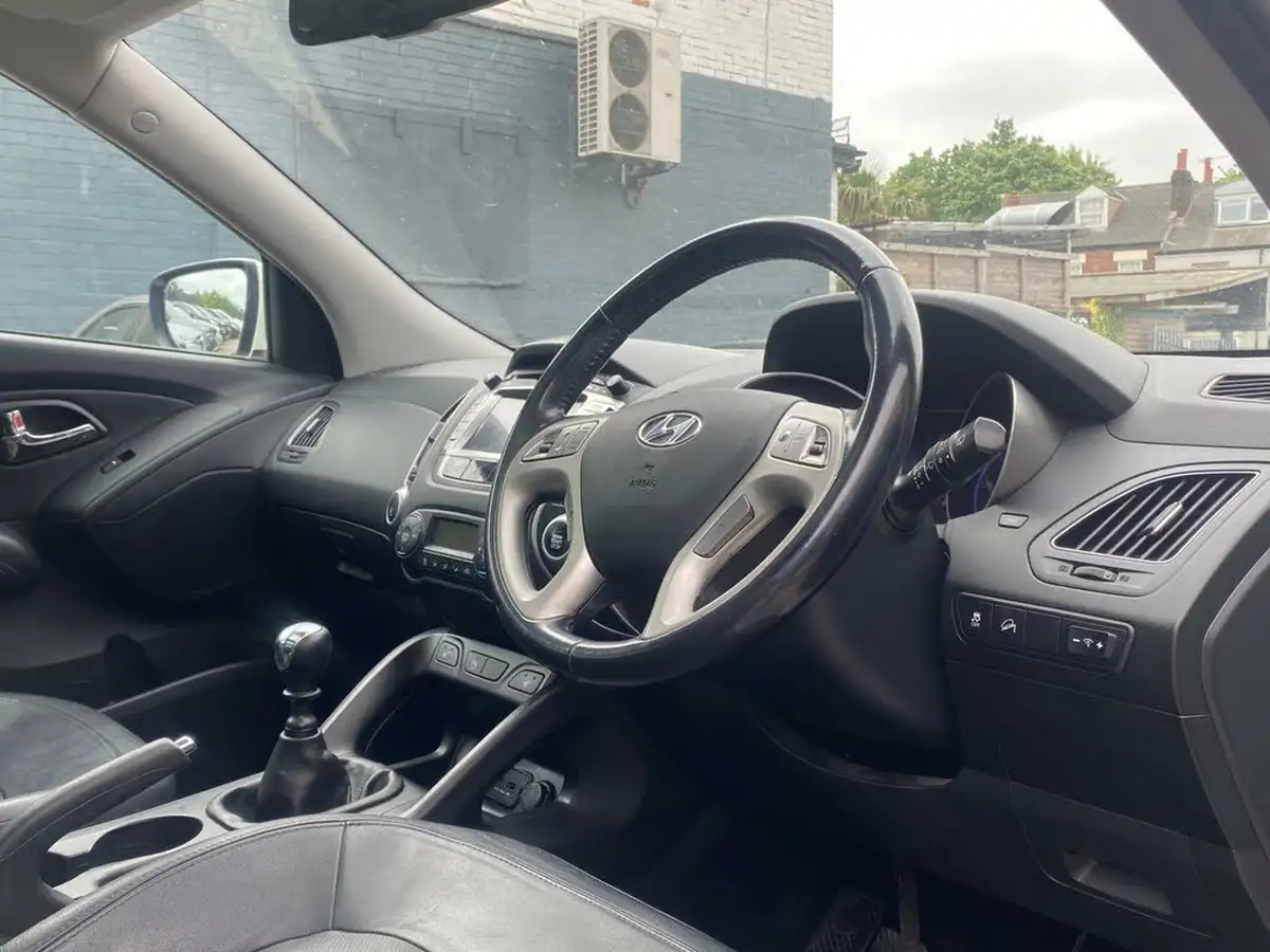 2013-hyundai-ix35-17td-premium-16v-2wd-big-19