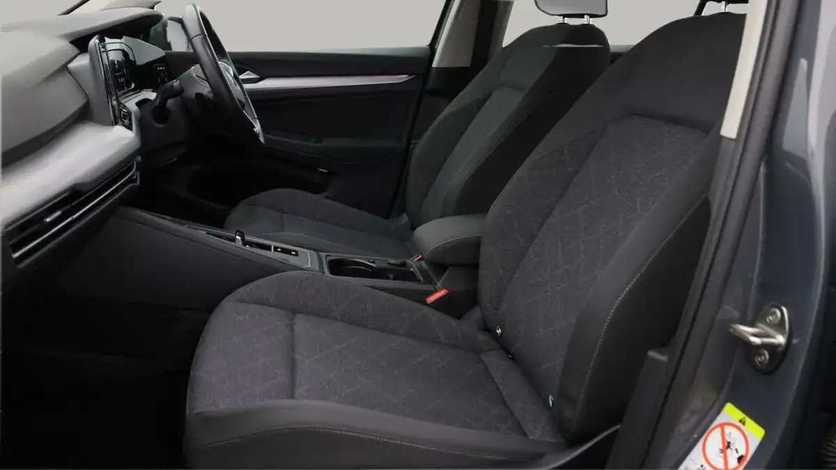 2021-volkswagen-golf-15-etsi-life-150ps-hatchback-big-20