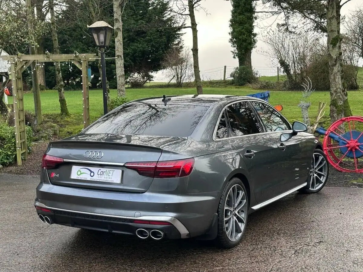 2022-audi-s4-big-31
