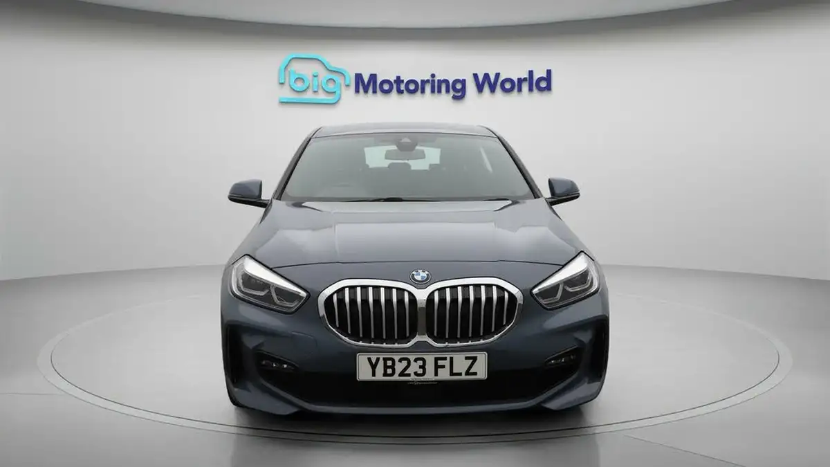 2023-bmw-1-series-15-118i-m-sport-lcp-dct-big-2