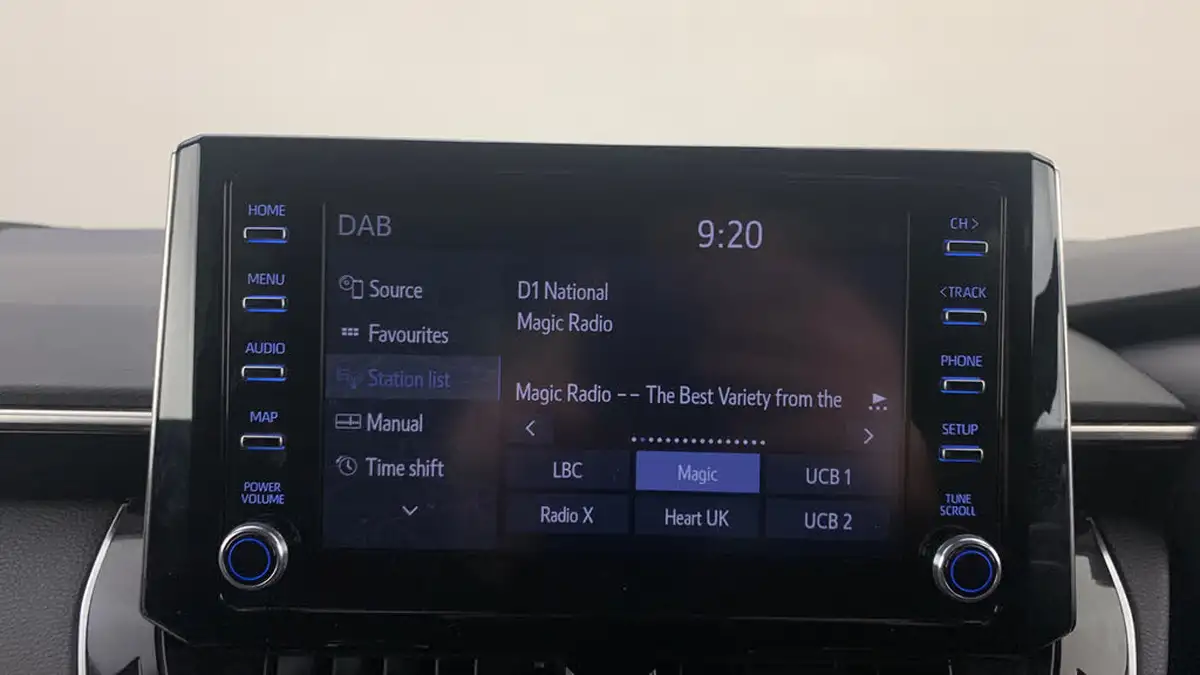 2020-toyota-corolla-20-vvt-i-design-spare-wheel-hatchback-big-10