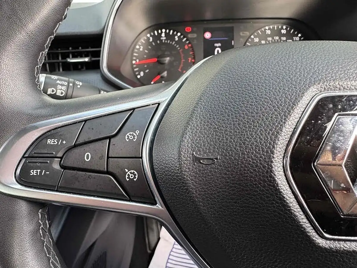 2020-renault-clio-10-sce-play-75bhp-big-31
