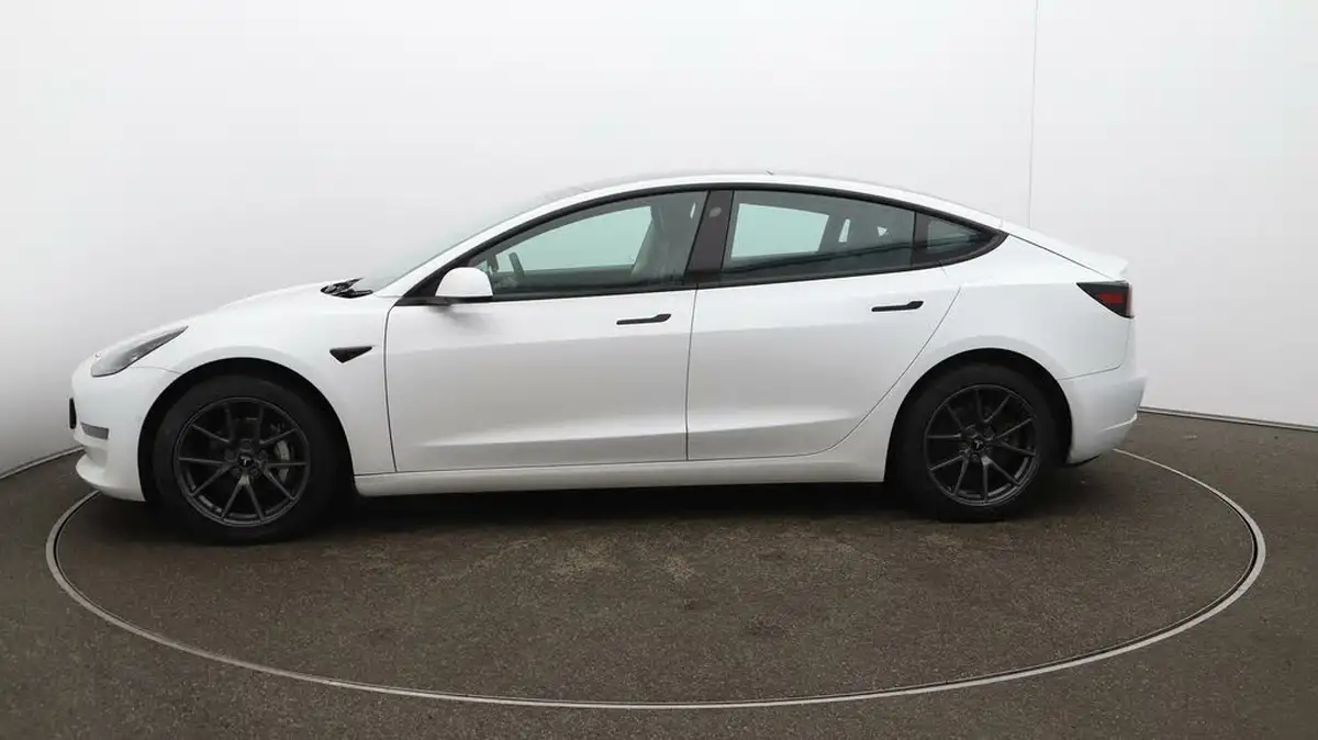 2020-tesla-model-3-e-long-range-big-64