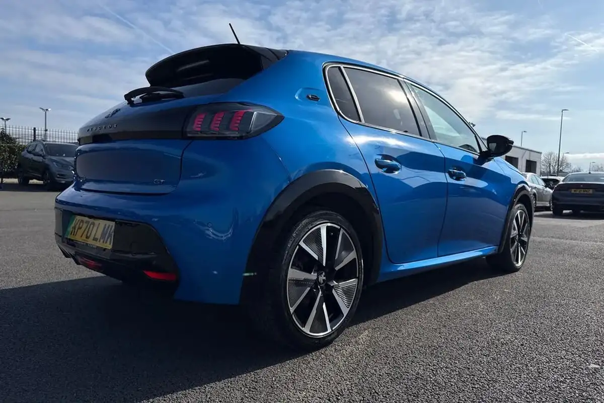 2021-peugeot-208-e-gt-premium-big-33