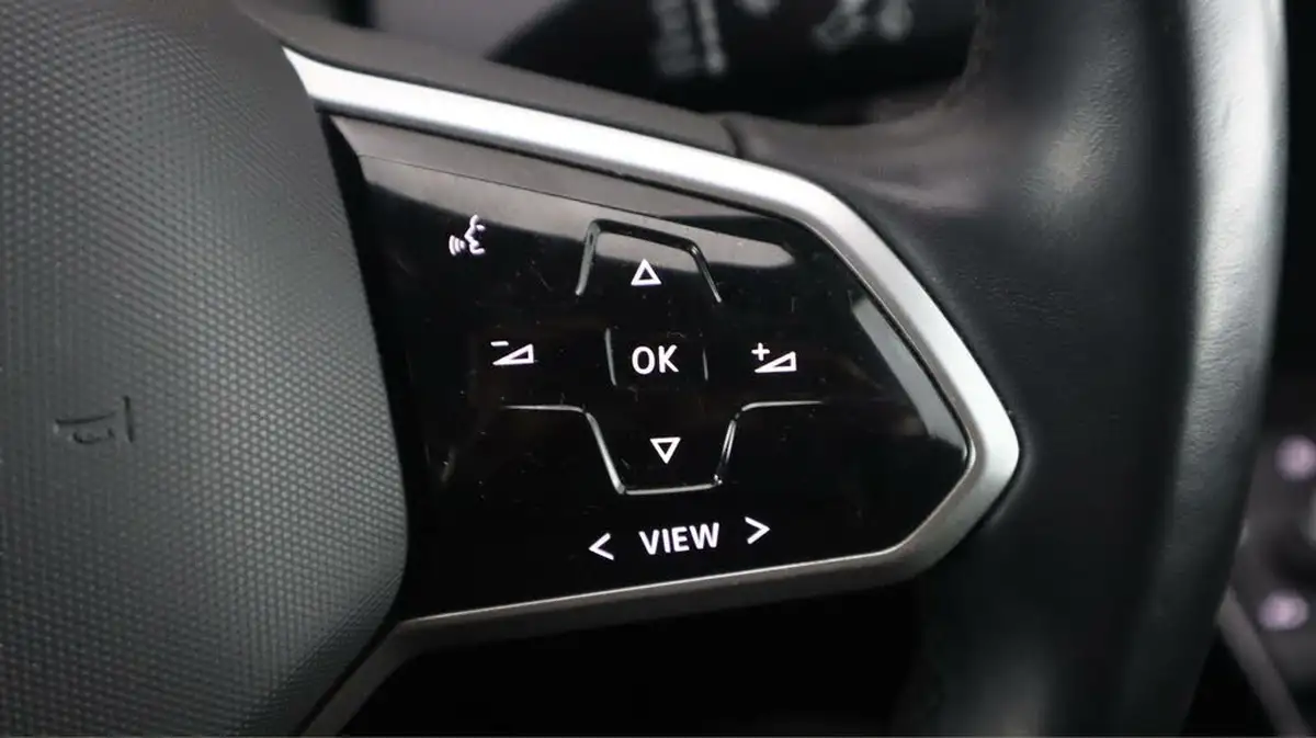 2020-volkswagen-id3-e-business-big-23