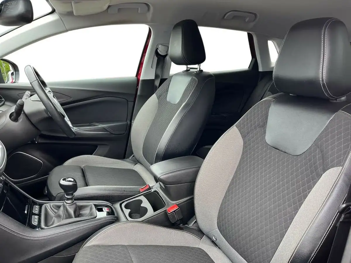2021-vauxhall-grandland-x-12-sri-nav-big-9