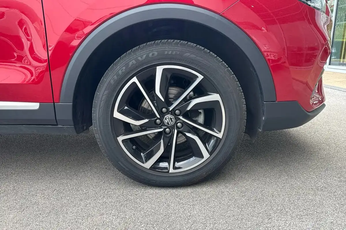 2024-mg-zs-suv-15-vti-tech-exclusive-big-3